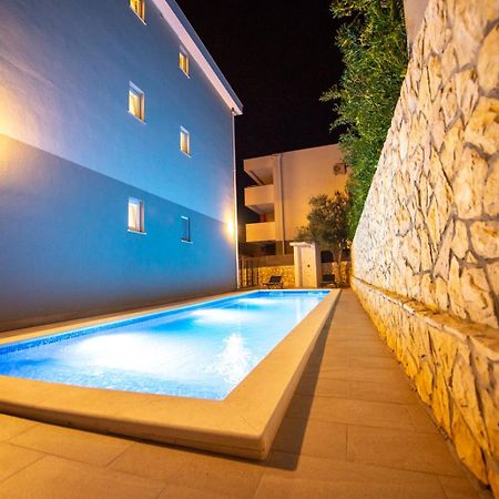 Apartments Yoko ノヴァリャ エクステリア 写真