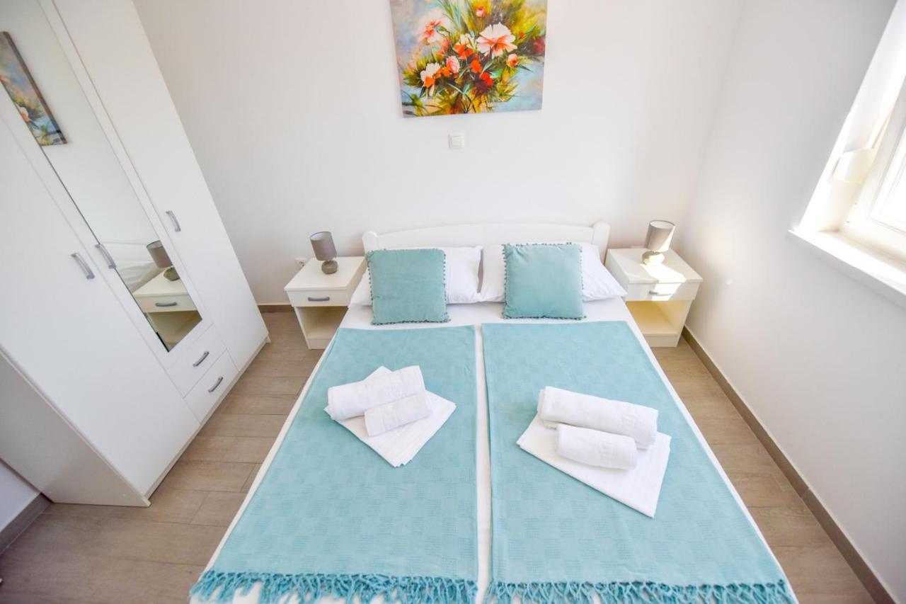 Apartments Yoko ノヴァリャ エクステリア 写真