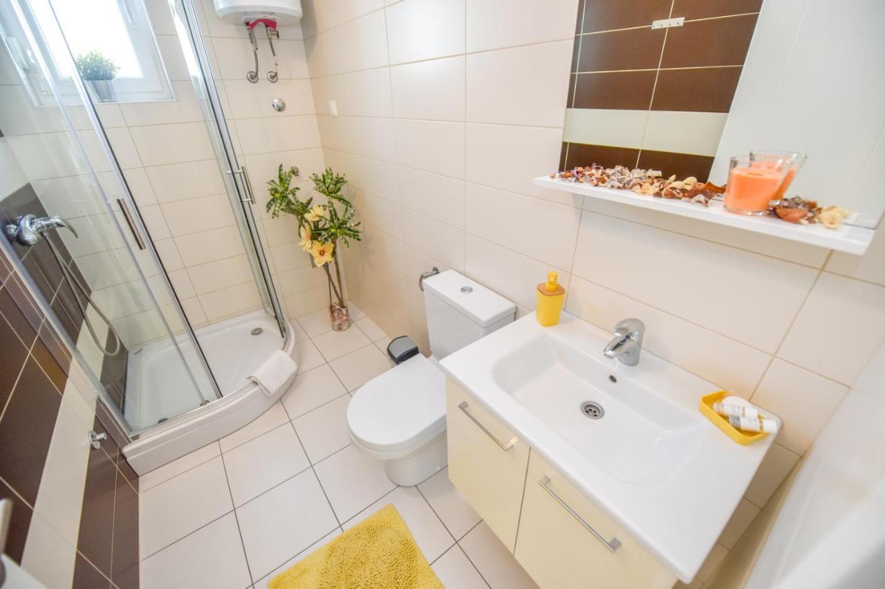 Apartments Yoko ノヴァリャ エクステリア 写真