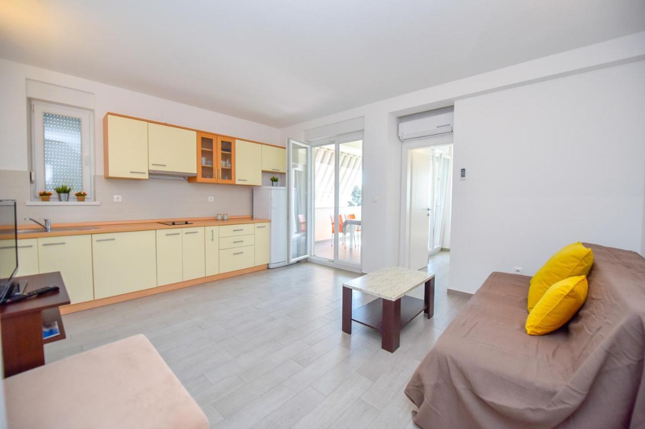 Apartments Yoko ノヴァリャ エクステリア 写真