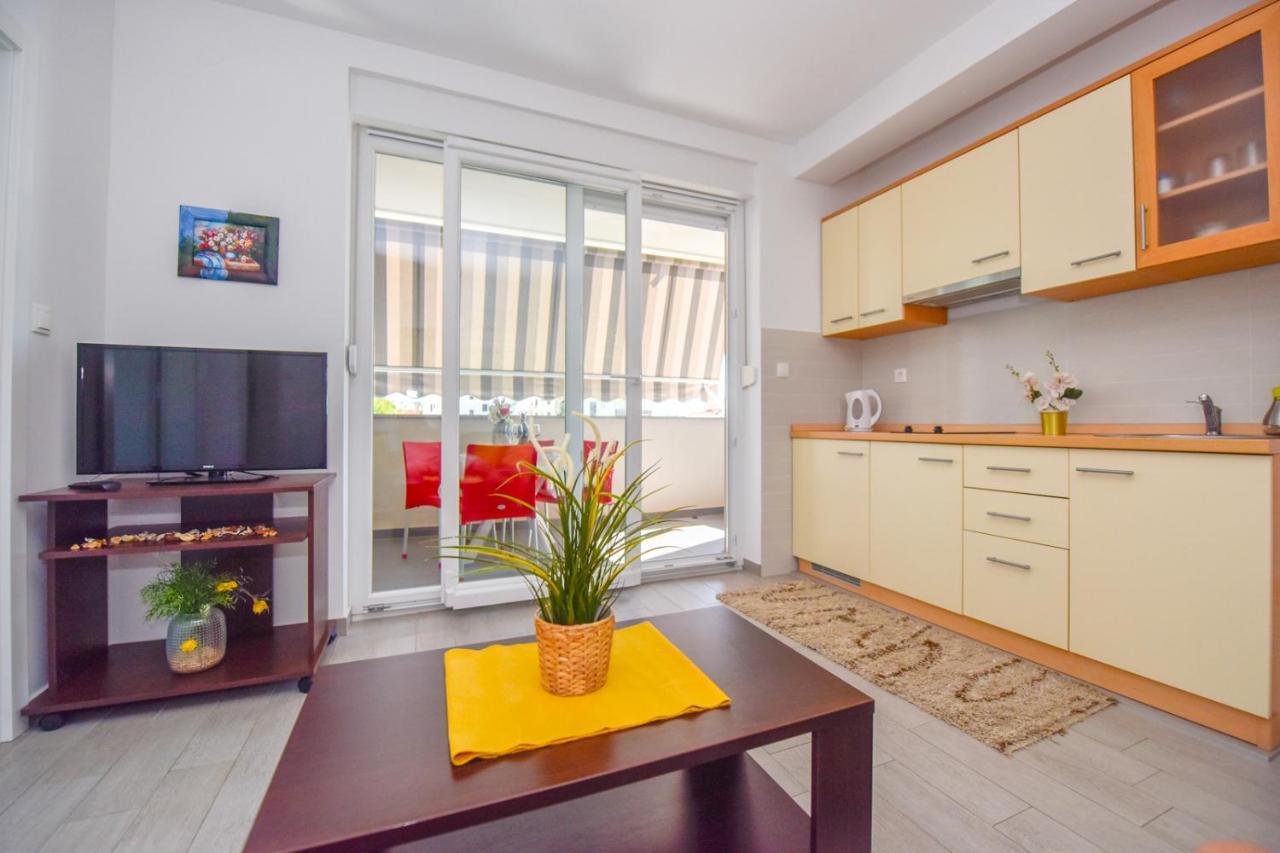 Apartments Yoko ノヴァリャ エクステリア 写真