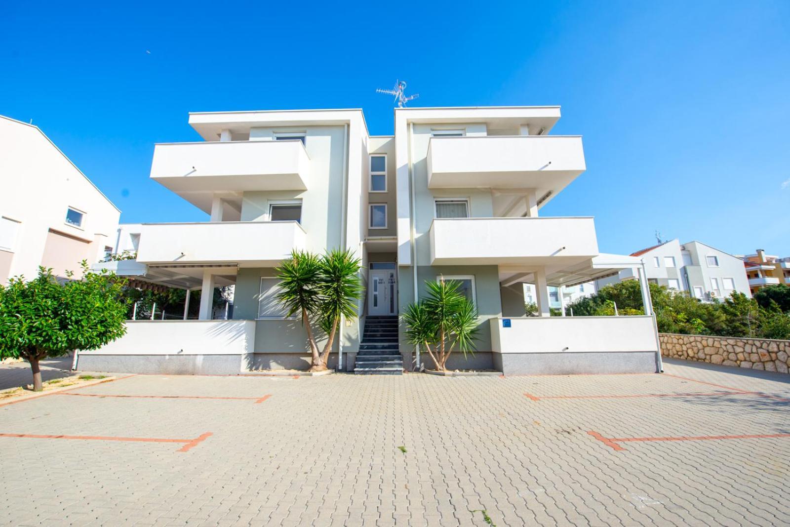 Apartments Yoko ノヴァリャ エクステリア 写真