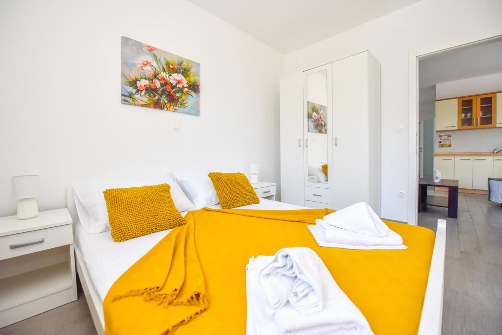 Apartments Yoko ノヴァリャ エクステリア 写真